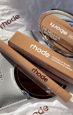 خط لب rhode